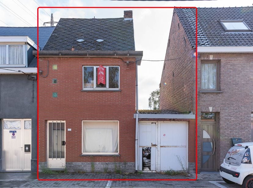 MAISON AVEC GRAND JARDIN<br />
<br />
Une maison à rénover à Buggenhout, avec un grand jardin.<br />
<br />
Rez-de-chaussée : entrée, salon, cuisine,