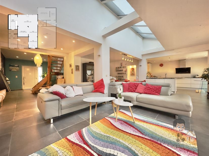 Magnifique 4 façades avec piscine, double garage et PEB A à Biesme-Sous-Thuin <br />
<br />
Située à Biesme-Sous-Thuin, cette superbe maison 4 façad