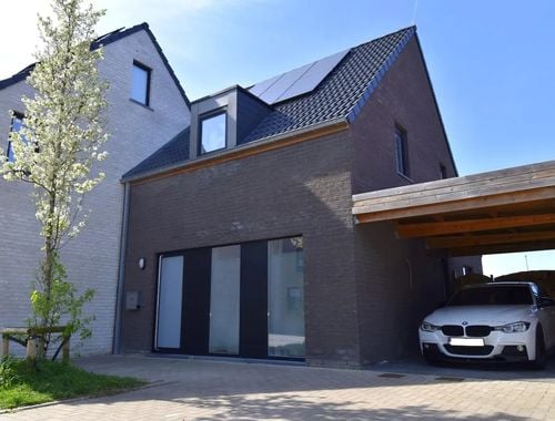                                         Maison à vendre à Heule, € 320.000
