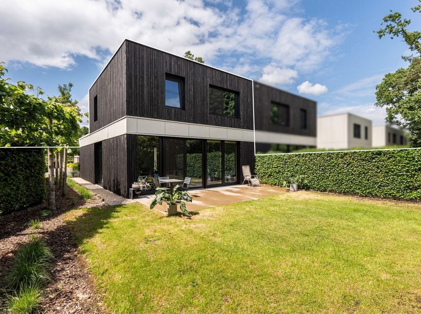 Verkaveling "De Bleeken": Laatste halfopen energieneutrale woning (aan registratierechten !!), op een zeer centrale locatie nabij Postel, Turnhout, Ou