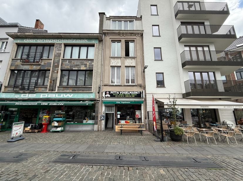 Bien professionnel à louer
                    à 2000 Antwerpen