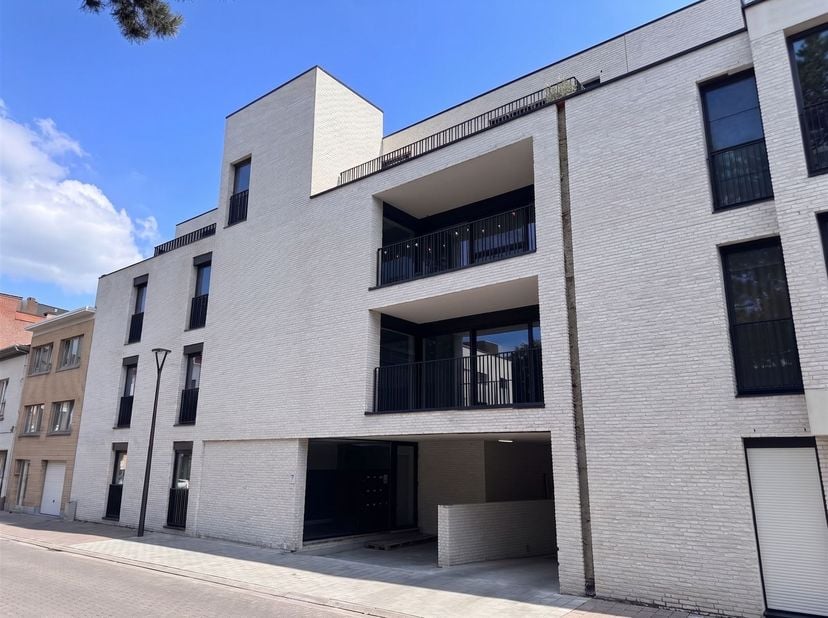 Appartement à louer
                    à 2400 Mol