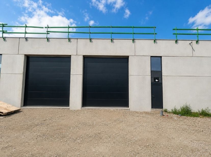 Bedrijfsvastgoed te huur in Sarosstraat 16,
                    9290 Berlare