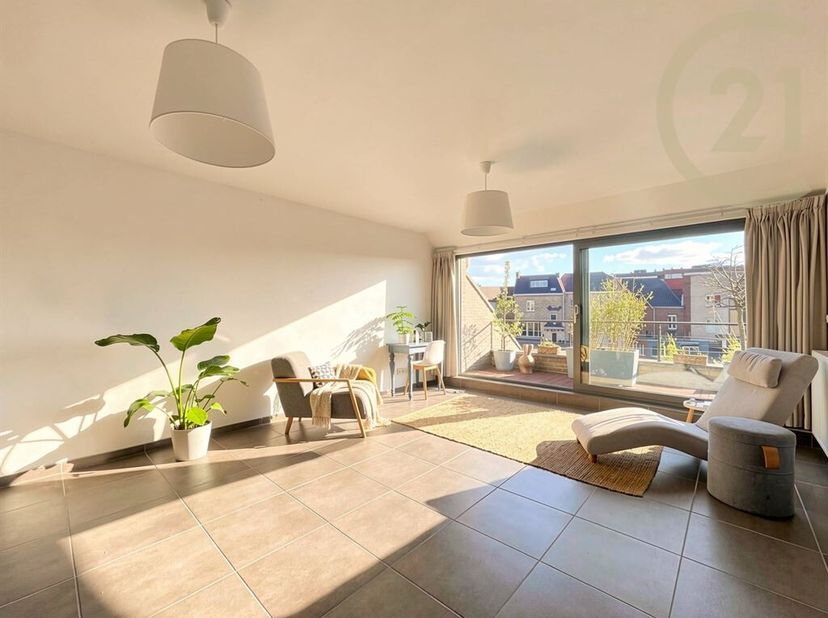 Ontdek deze prachtige flat van 120 m² in Tamines, een lichte, moderne woning die perfect is voor gezinnen die op zoek zijn naar comfort en levenskwali