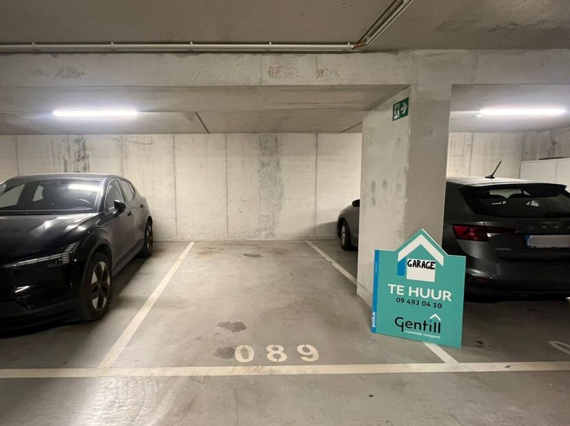Garage à louer
                    à 9000 Gent