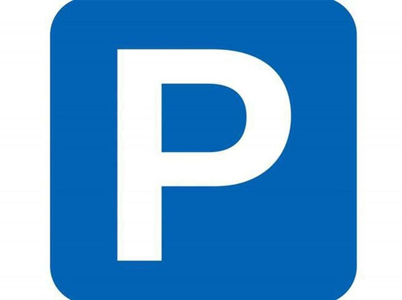 UCCLE - Idéalement situé à Montjoie, spacieux box garage. À découvrir chez L&amp;amp;P !