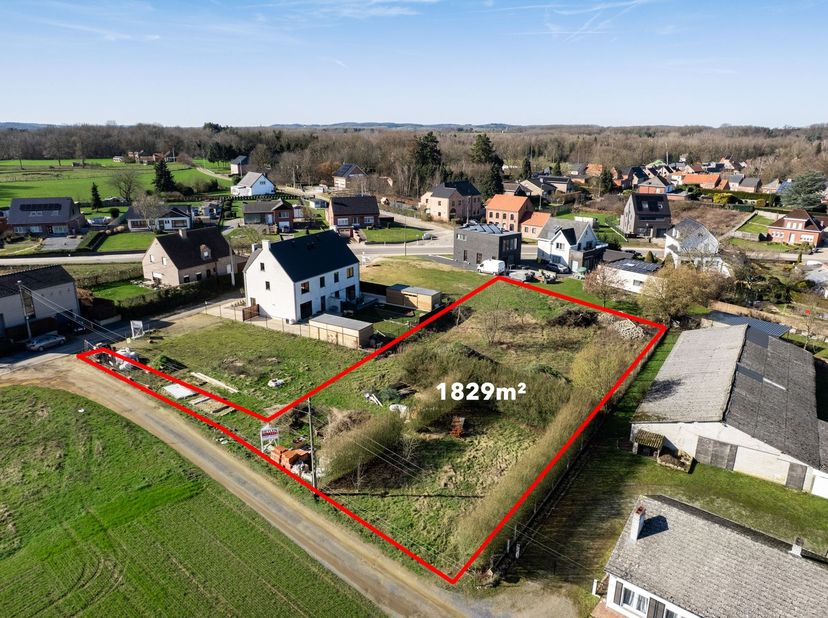 Ruime projectgrond van circa 1.829 m² gelegen aan het Hondstraatje in Bekkevoort.<br />
<br />
Dit perceel biedt interessante mogelijkheden voor de