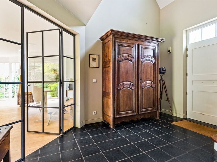 Op zoek naar een ruime, energiezuinige woning in een rustige en kindvriendelijke omgeving? Deze prachtige open bebouwing met een bewoonbare oppervlakt