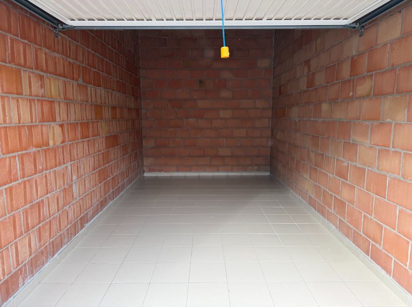 Garage te huur
                    in 9190 Kemzeke