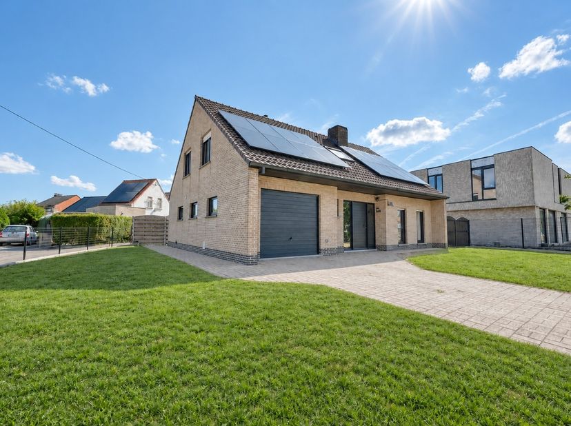 Huis te koop in stroomstraat 45,
                    9968 Oosteeklo