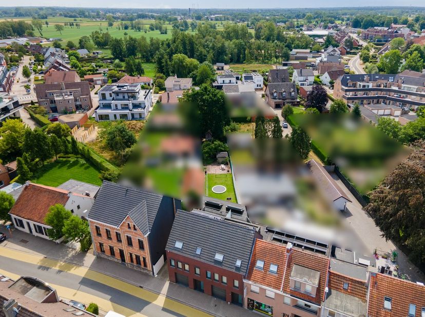 Twee instapklare bel-etagewoningen, samen of apart te verwerven<br />
<br />
Ligging<br />
<br />
Beide woningen genieten van een uitstekende ligg