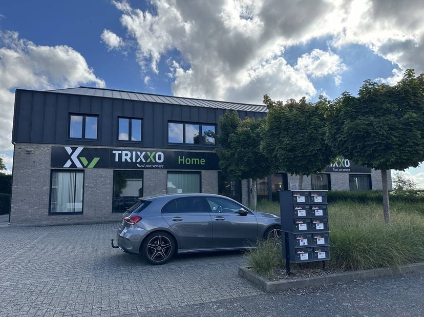 Espace commercial de 50 m² spacieux et stratégiquement situé au cœur de Bilzen.<br />
<br />
Vous recherchez un site spacieux et flexible pour votre e