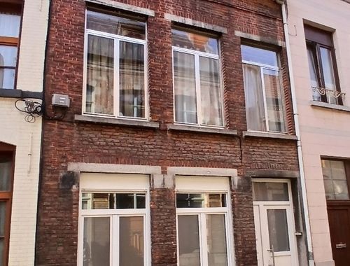                                         Studio te huur in Mons, € 450
