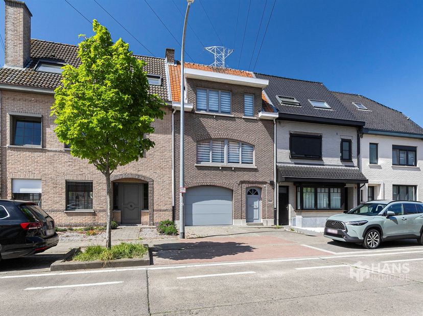 Bel-etage bien entretenu (186 m²) avec 3 chambres et jardin (312 m²) à Bâle.<br />
Ce rez-de-chaussée bien entretenu est situé au calme dans la Rupel