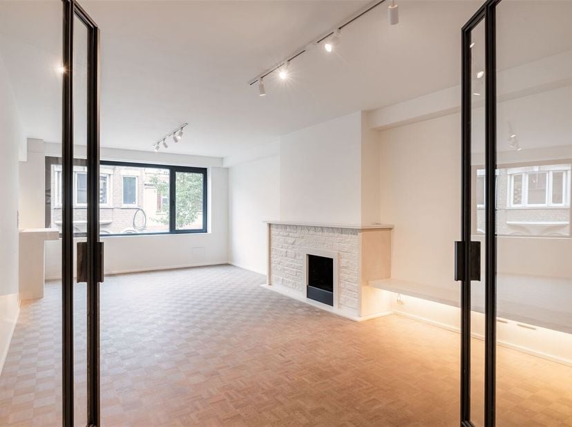 Prachtig instapklaar appartement met 2 slaapkamers en zuidgericht terras in Lier!<br />
Ligging<br />
Dit instapklare appartement is gelegen binnen de