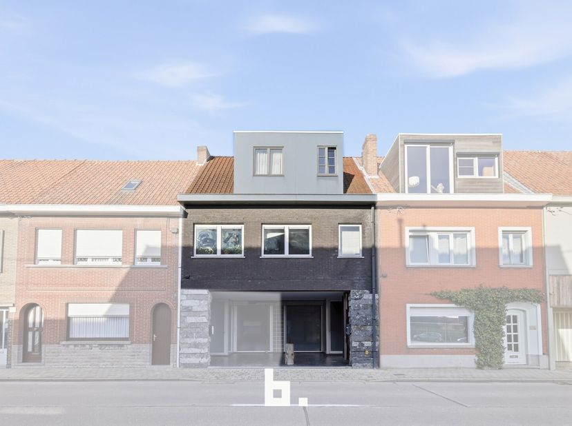 De eerste foto's zijn uitsluitend renders die een mogelijk beeld geven van hoe deze woning eruit kan zien.<br />
Dit instapklare en energiezuinige dup