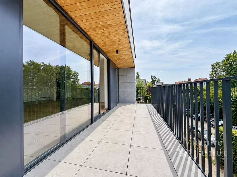 Bien présenté par Guillaume Letellier - 02 777 15 23 - guillaume.letellier@victoire.be<br />
Victoire Junot vous présente ce superbe appartement neuf