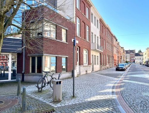                                         Bureaux à vendre à Renaix, € 190.621

