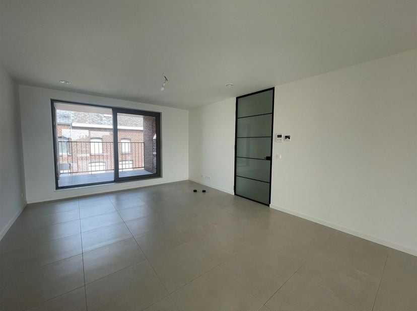 Ligging: Dit rustig gelegen appartement biedt een uitstekende verbinding naar de omliggende grootsteden dankzij de nabijgelegen verbindingswegen.<br /