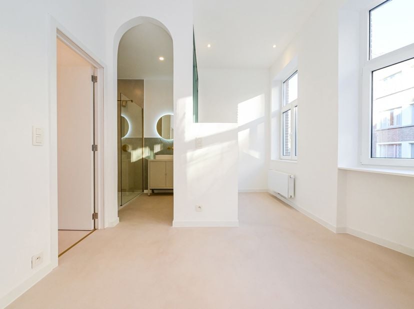 COLOCATION<br />
<br />
Situé au premier étage d’une petite copropriété sans charges, nous vous proposons une chambre avec sa propre salle de bain att