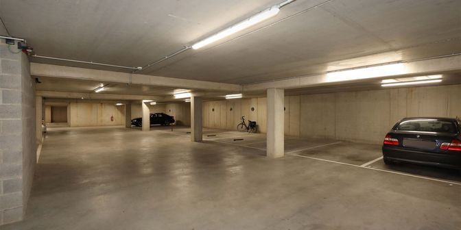 Garage à louer à Smalstraat 5 - P27, 3730 Hoeselt