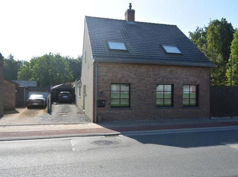 Startprijs bedraagt € 349.000,00.&amp;nbsp; Elk prijsvoorstel vanaf deze prijs zal worden voorgelegd aan de eigenaars die zich het recht voorbehouden dat