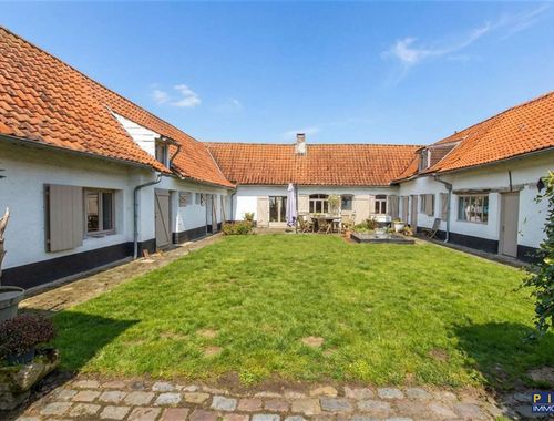                                         Woning te koop in Esplechin, € 435.000

