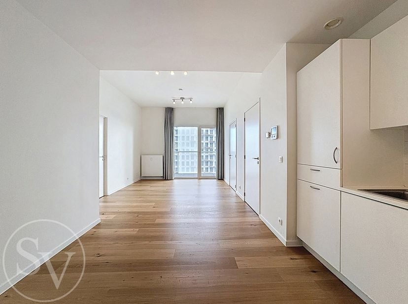 PRIJS: €277.000 inclusief parking.<br />
Topappartement met panoramisch uitzicht!<br />
Op zoek naar een stijlvol appartement met fenomenaal uitzicht,