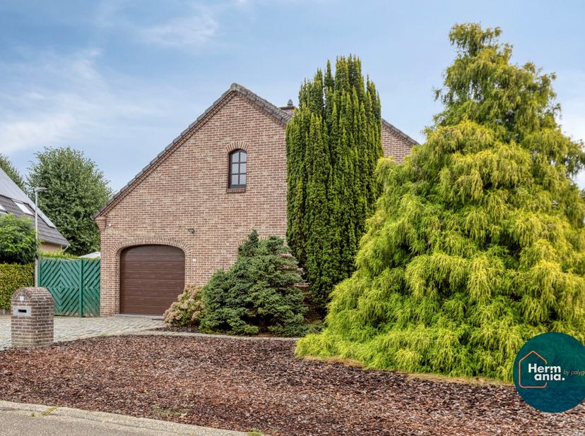 Charmante en ruime woning in een aangename woonomgeving in Alken<br />
Op zoek naar een ruime en gezellige gezinswoning waar comfort, ruimte en een aa