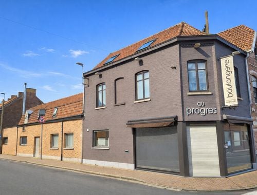                                         Woning te koop in Le Bizet, € 275.000
