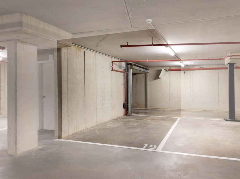 Garage à vendre à Guffenslaan 108 boîte P19,
                    3500 Hasselt