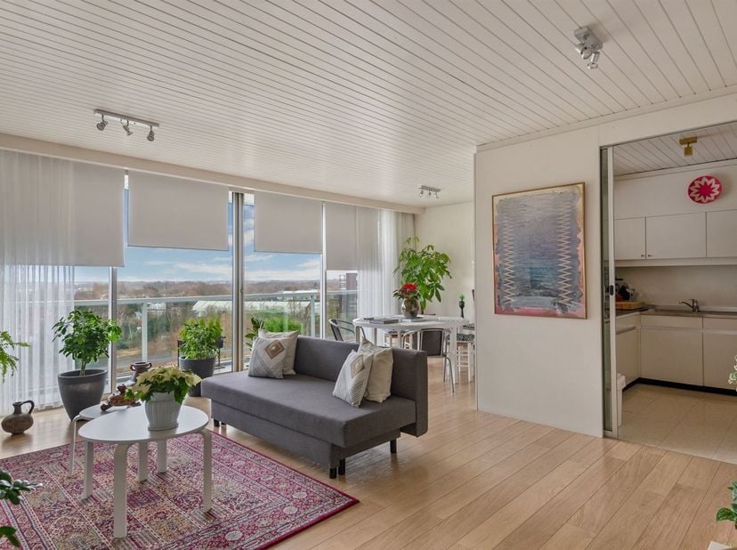 Verhuurd appartement in uitstekende staat van onderhoud op een goede locatie<br />
<br />
Ligging: Centraal gelegen: op de Fruithoflaan te Berchem,