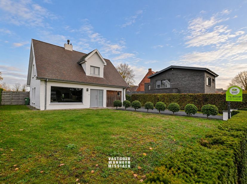 Huis te koop in Knesselarestraat 101,
                    8730 Beernem
