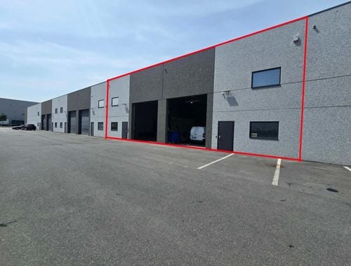                                         Complexe de bureaux à louer à Willebroek, € 2.550

