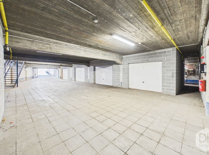 8 ondergrondse parkeerplaatsen op steenafstand van het treinstation.<br />
Kenmerken:<br />
De parkeerplaatsen zijn ideaal gelegen op steenafstand van
