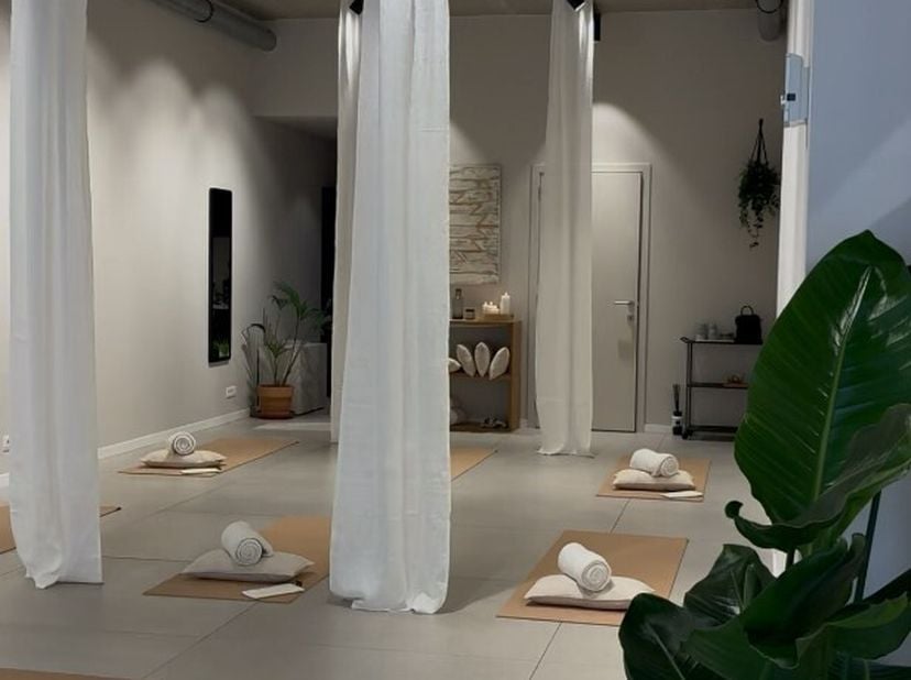 Deze veelzijdige en instapklare commerciële ruimte is gelegen op wandelafstand van de Troonplaats.<br />
De ruimte bevindt zich op het gelijkvloers en