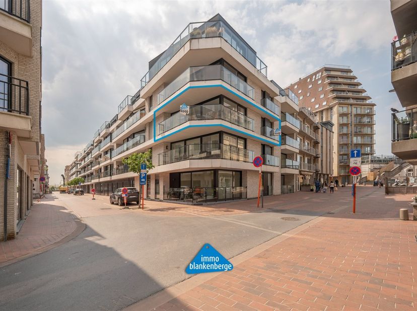 Op zoek naar een stijlvol appartement aan zee waar luxe, comfort en topligging samenkomen? Dan zal dit trendy hoekappartement in residentie Seagull u