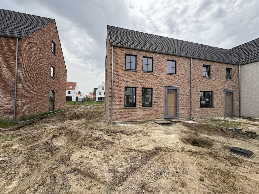 Maison à louer
                    à 9800 Deinze