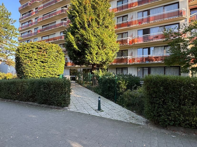 Appartement te koop in Louis Mettewielaan 54 bus 11,
                    1080 Sint-Jans-Molenbeek