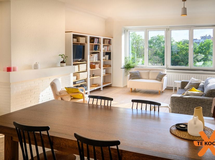 <br />
Dit stijlvolle appartement ligt op de 7de verdieping van een klein appartementsgebouw.  Hier heb je een prachtig zicht op het groene Stadspark!