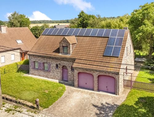                                         Woning te koop in Vezon, € 330.000
