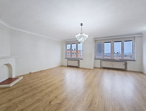                                         Appartement te koop in Koekelberg, € 195.000
