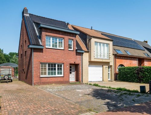                                         Eengezinswoning te koop in Brasschaat, € 479.000
