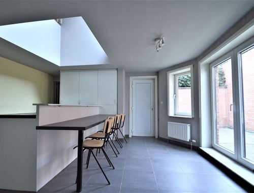                                        Maison à louer à Baasrode, € 820
