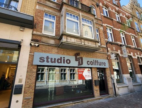                                         Bien commercial à louer à Ieper, € 1.400
