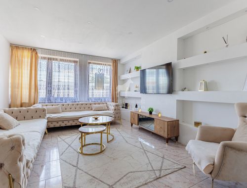                                         Appartementsgebouw te koop in Marchienne-au-Pont, € 234.999
