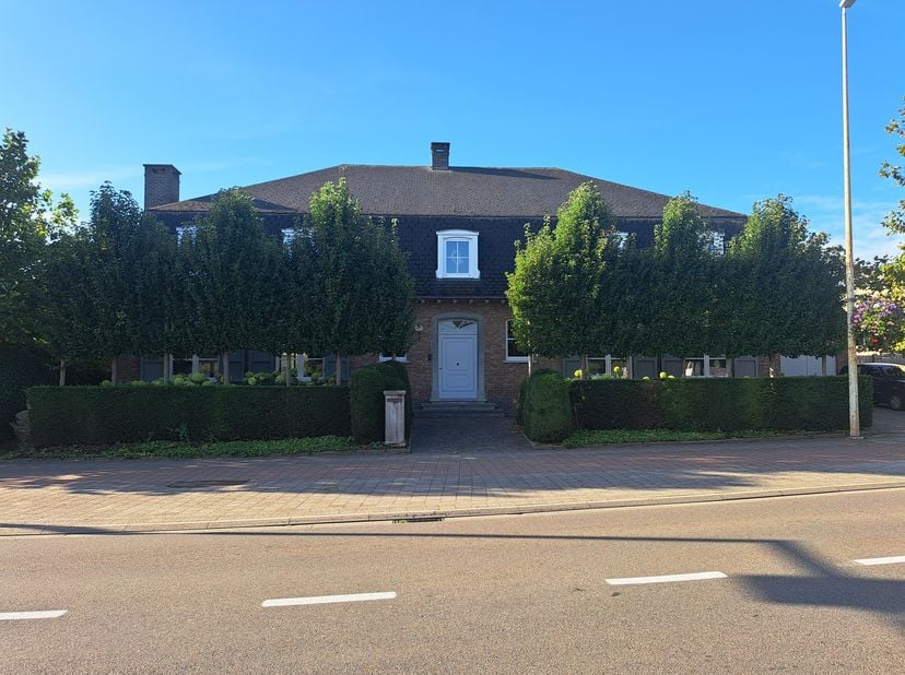 Huis te koop in Leopoldstraat 1,
                    2280 Grobbendonk