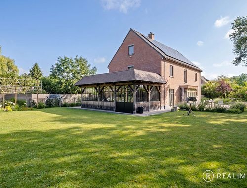                                         Villa te koop in Celles, € 845.000

