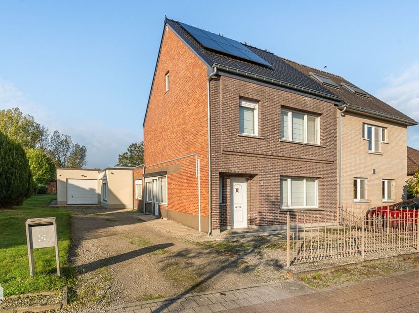 Huis te koop in Melkouwen 18,
                    2590 Berlaar