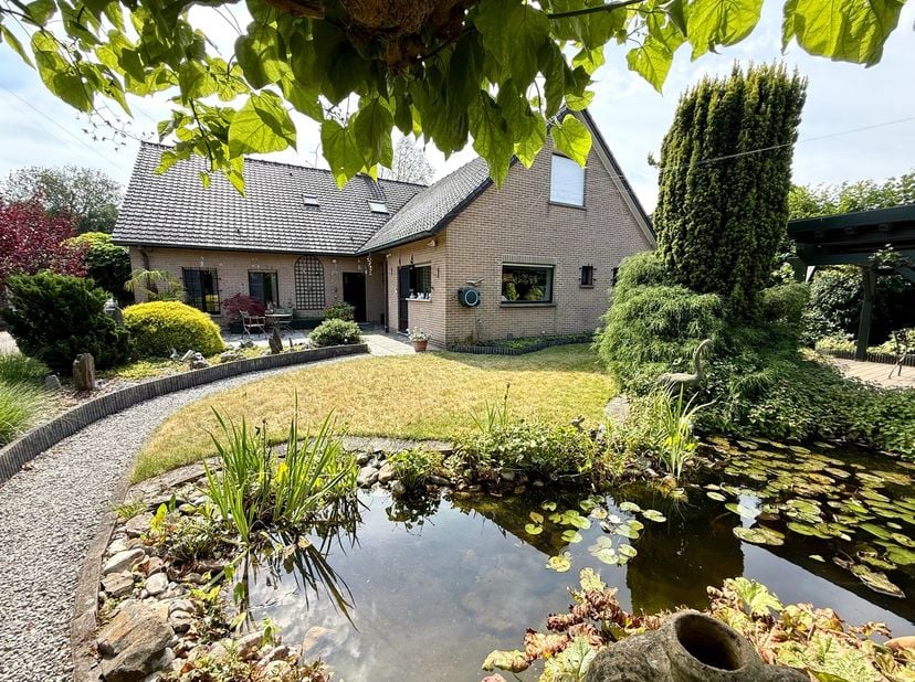 Huis te koop in Klonkeveldstraat 29,
                    9890 Asper